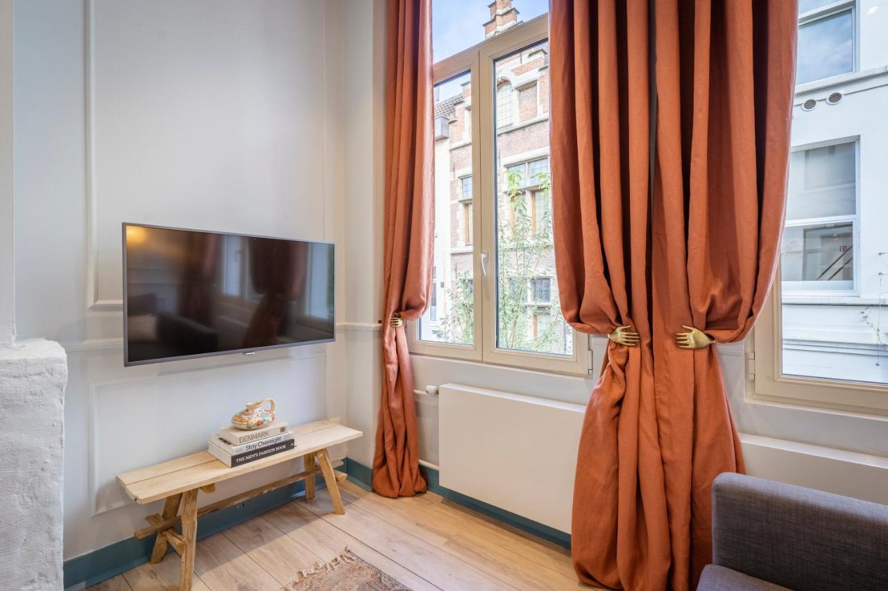 Shway - The Saffron Dress Villa Antwerpen Buitenkant foto